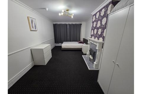 4 bedroom house share to rent, Witches Walk, Bridgwater, TA6