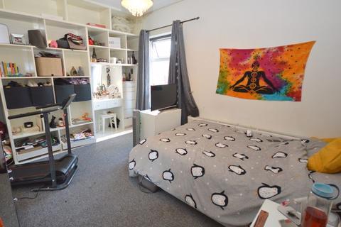 32 Appleton Road, Widnes, WA8 6EX