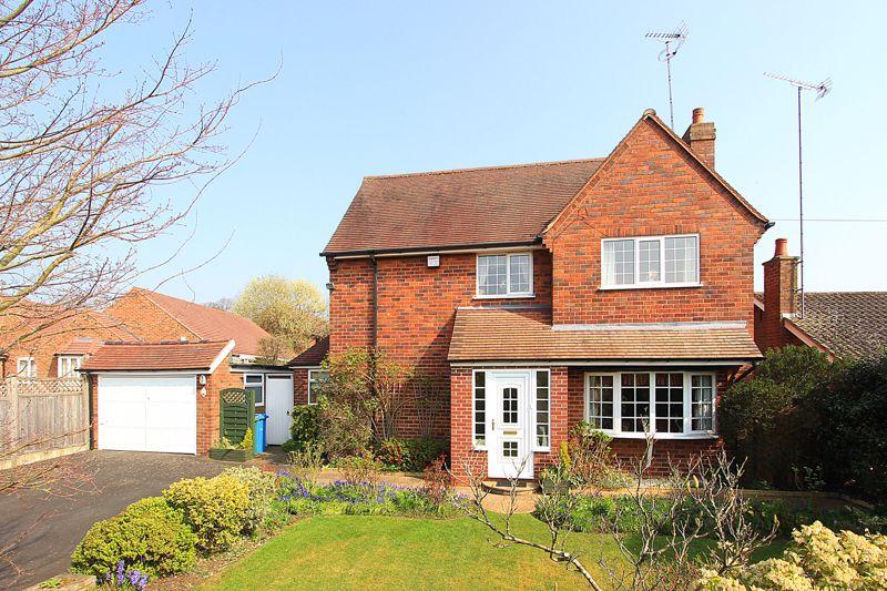 WOMBOURNE, Mill Lane 3 bed detached house £435,000