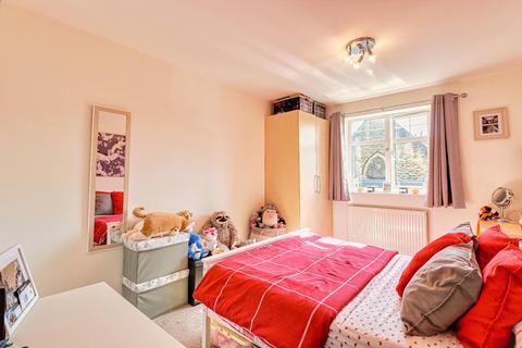4, Branwell Lodge The Strone, Apperley Bridge, Bradford, BD10 0NY