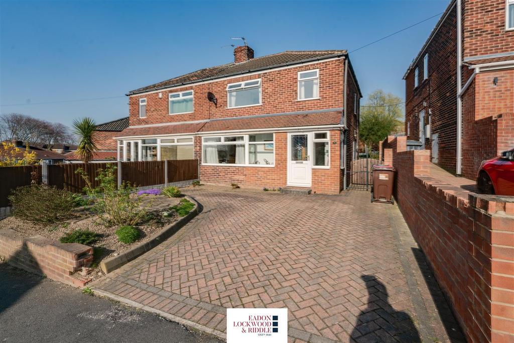 Rose Drive, Wickersley, Rotherham 3 bed semidetached house £180,000