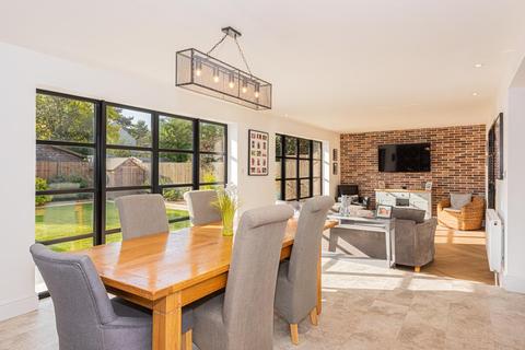 6 Parry Close, Epsom, KT17 2PB