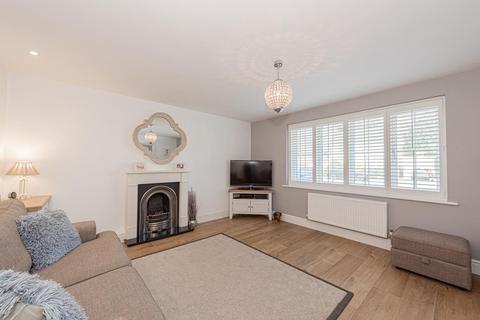 6 Parry Close, Epsom, KT17 2PB