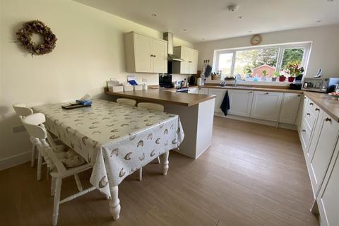 1 School Hill, Shortlanesend, Truro, TR4 9DU