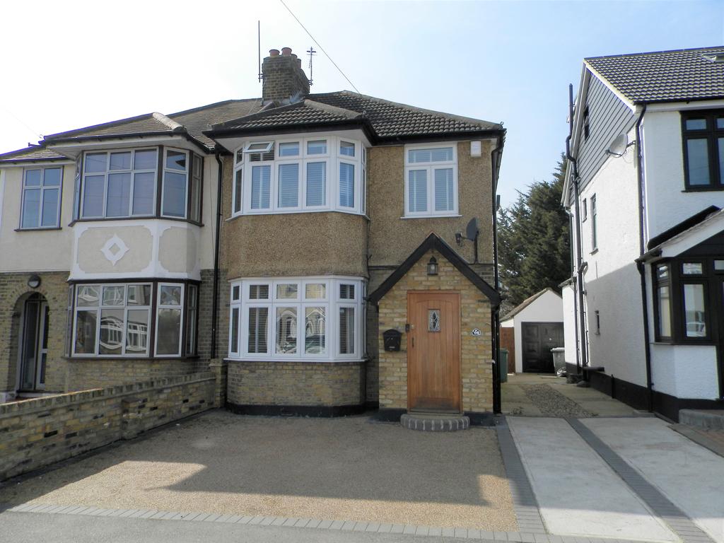 Ashvale Drive, Upminster RM14 3 bed semidetached house £599,950
