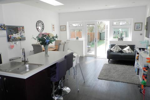 6 Ashvale Drive, Upminster, RM14 3LX