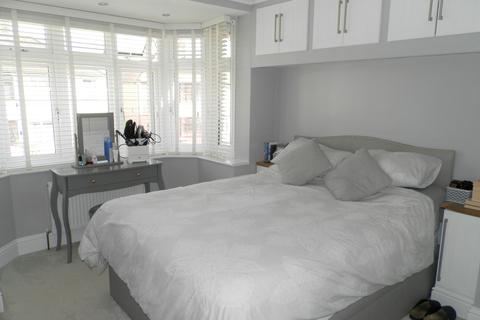 6 Ashvale Drive, Upminster, RM14 3LX