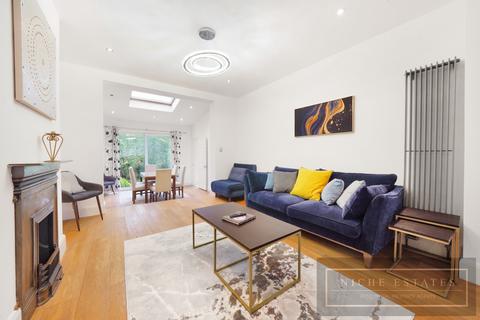 5 bedroom semi-detached house to rent, Chanctonbury Way, Woodside Park, London, N12