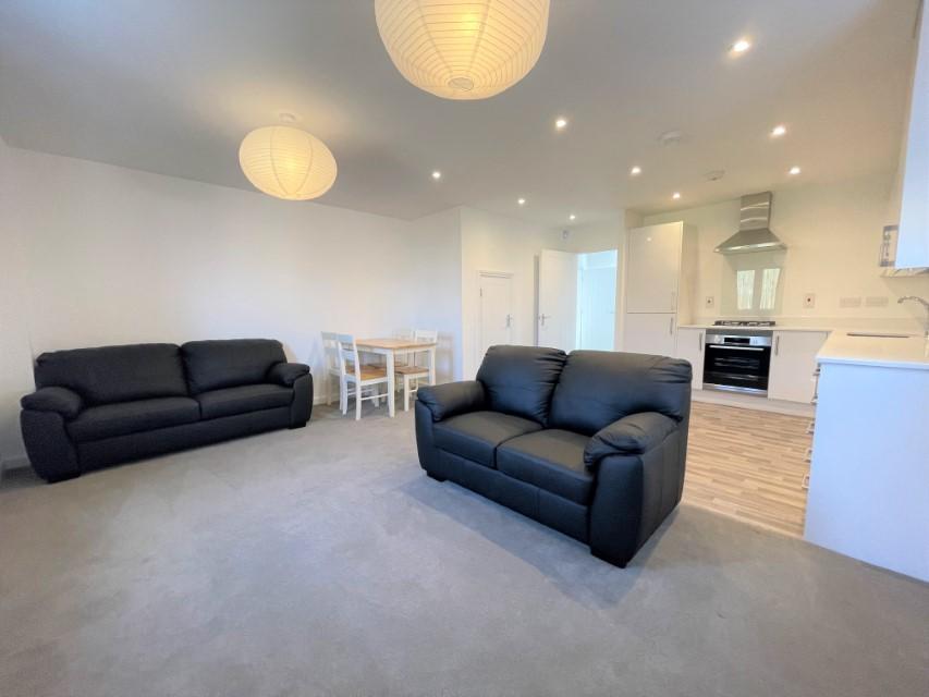 Lounge/kitchen overview