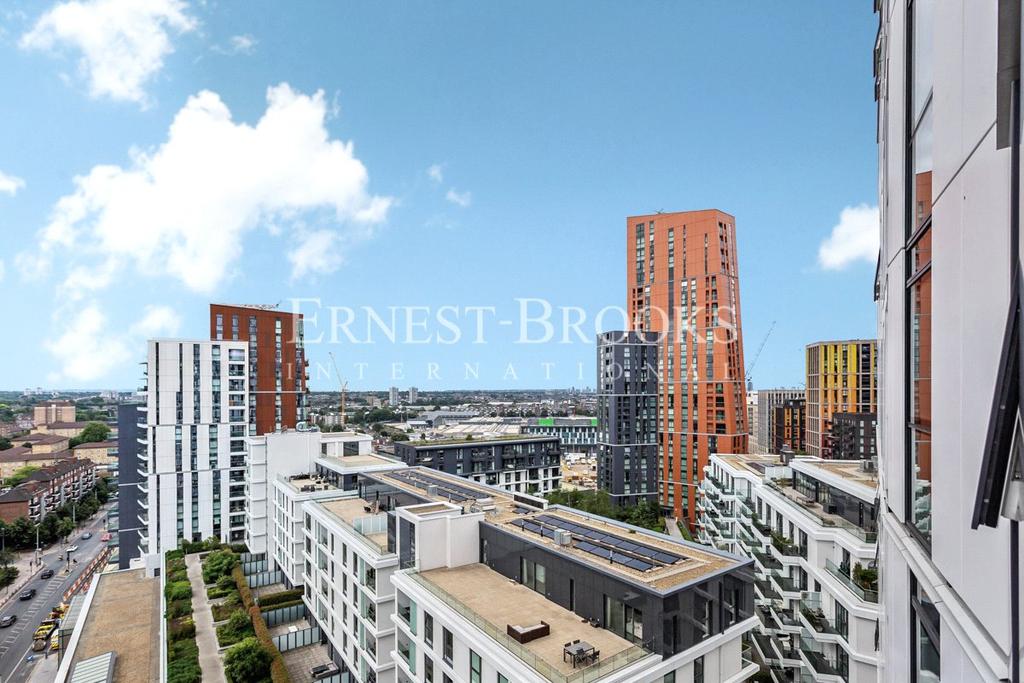 Gladwin Tower, Nine Elms Point, Nine Elms, SW8 1 bed apartment £650,000