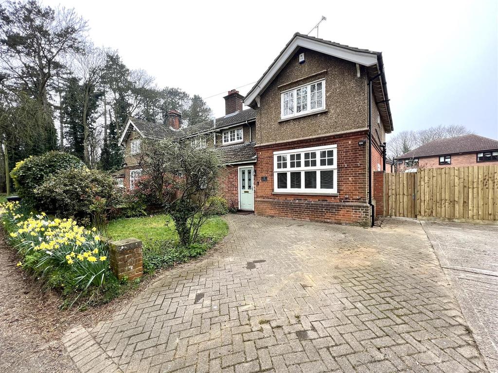 Cemetery Lane, Ipswich 3 bed semidetached house for sale £425,000