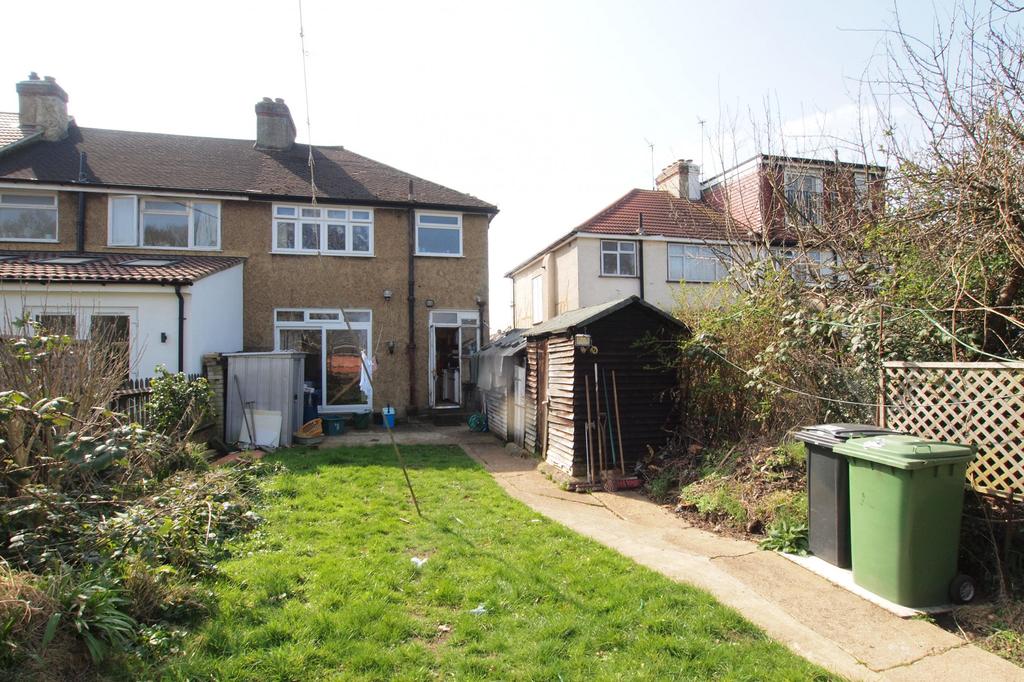 Eastcroft Road, West Ewell, KT19 3 bed end of terrace house £525,000