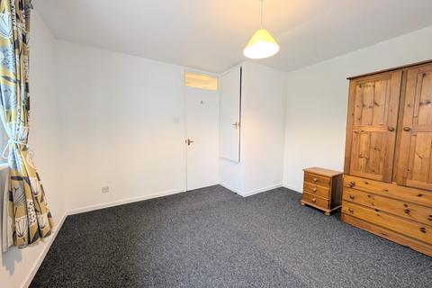 undefined, Avondale Road, Kettering, NN16