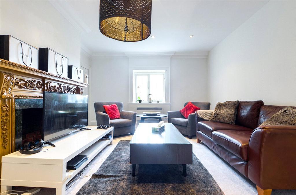 Living Room/Bedroom