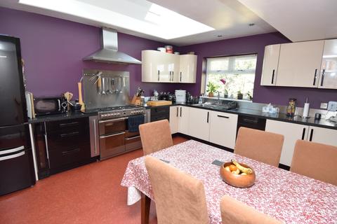 Hillcrest Amesbury Road, Shrewton, Salisbury, SP3 4HD