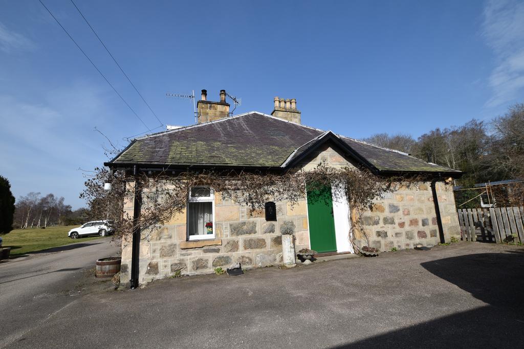 Imperial Cottages, Carron, Aberlour 2 bed semidetached house £120,000