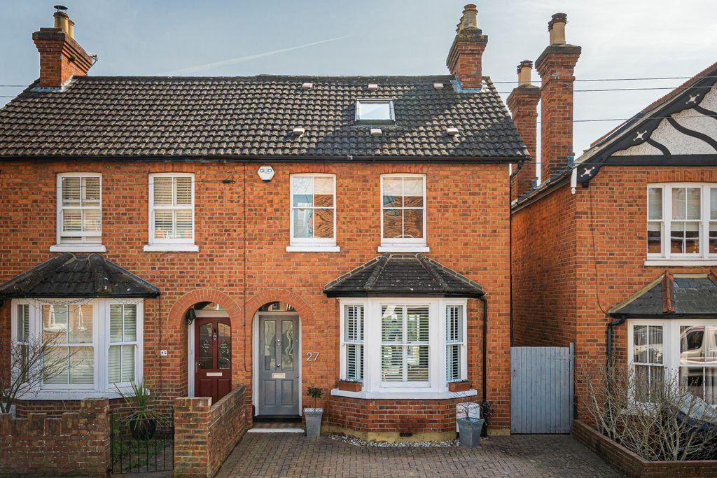Spencers Road, Maidenhead SL6 6LJ 3 bed semidetached house £650,000