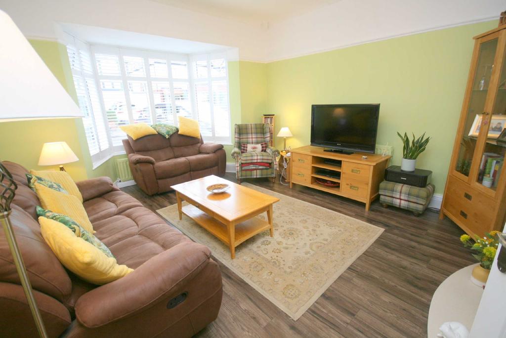 Oakland Road, Monkseaton, Tyne And Wear, NE25 3 bed bungalow £282,500
