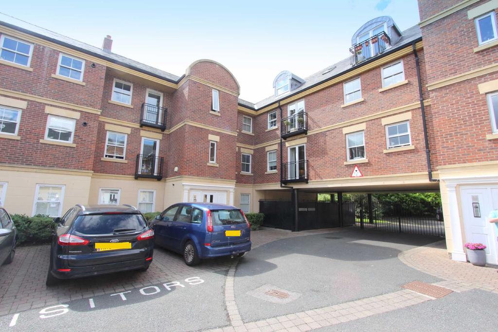 Kingswood Court, Tynemouth, NE30 3 bed apartment - £350,000