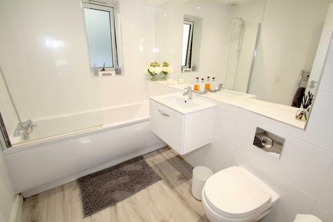 2 bedroom apartment for sale, Waterfront Apartments, Bell Street, North Shields, NE30