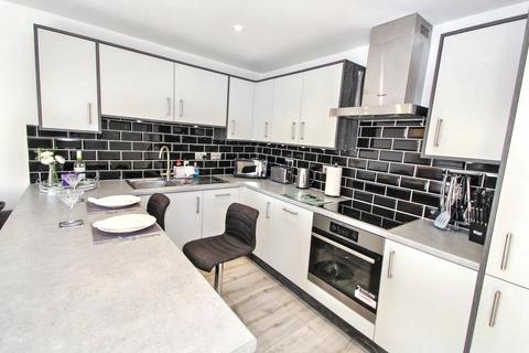 2 bedroom apartment for sale, Waterfront Apartments, Bell Street, North Shields, NE30