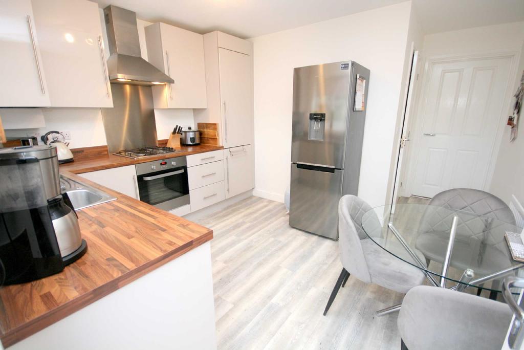 Dining kitchen