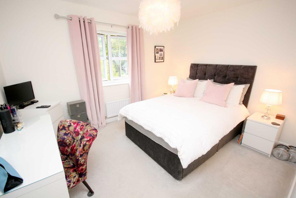 Rear double bedroom