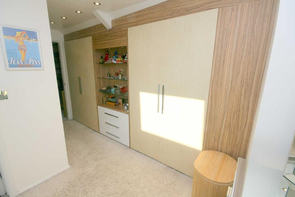 Additional bedroom t