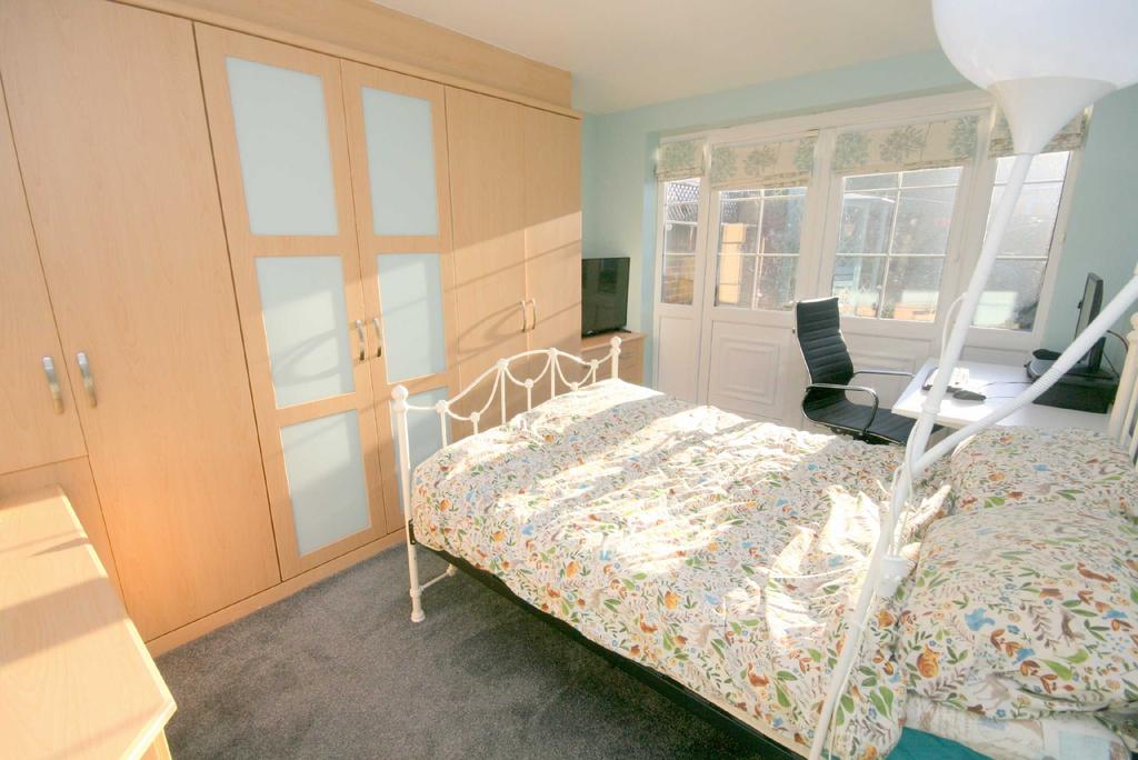 Rear double bedroom