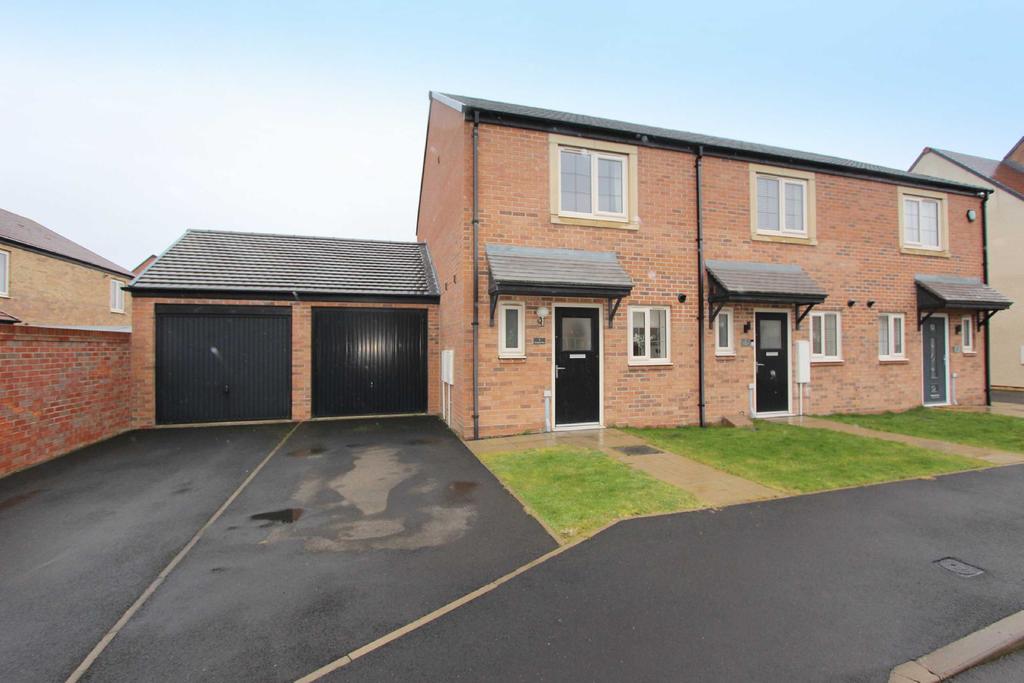 Trevelyan Close, Earsdon View, Shiremoor, NE27 2 bed end of terrace
