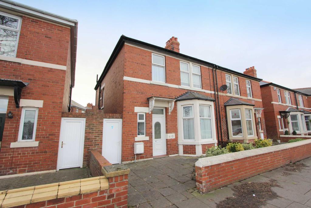 Marden Road South, Whitley Bay, Tyne... 3 bed semidetached house £