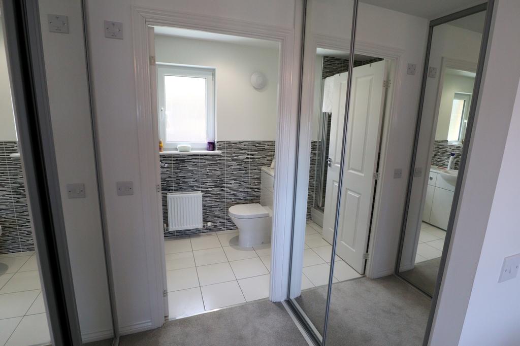 Master bedroom (2)