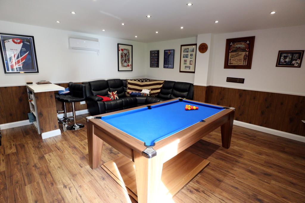 Games room (2)