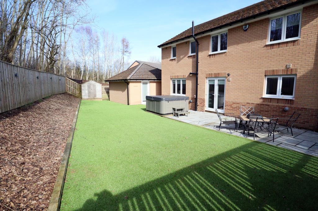 Rear garden (2)