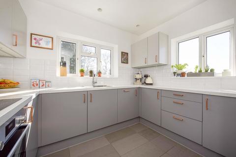 121 Thetford Road, New Malden, KT3 5DS