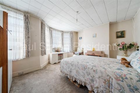 21 Warwick Gardens, London, N4 1JD