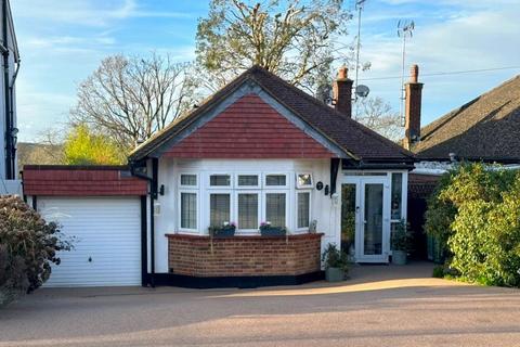 3 bedroom bungalow for sale, Old Fold View, Barnet, Hertfordshire, EN5