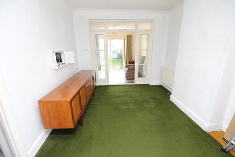 49 Stoneleigh Avenue, Worcester Park, KT4 8XX