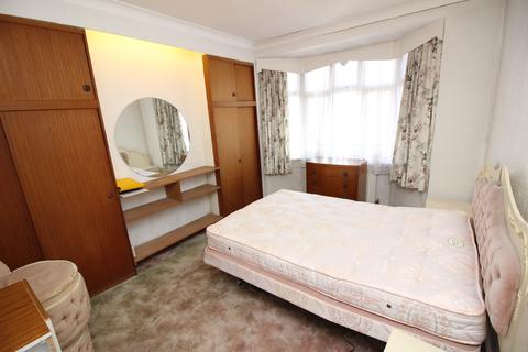 49 Stoneleigh Avenue, Worcester Park, KT4 8XX