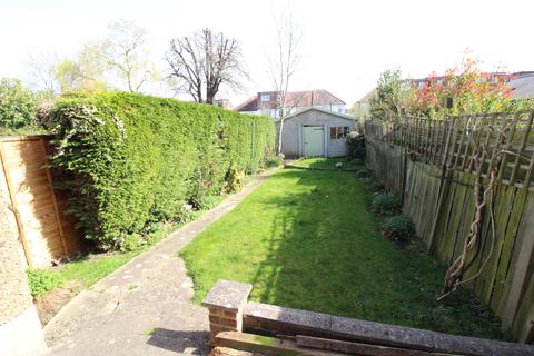 49 Stoneleigh Avenue, Worcester Park, KT4 8XX