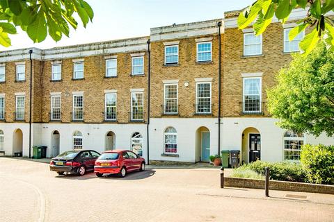 3 bedroom terraced house to rent, Tarragon Road, Maidstone, ME16