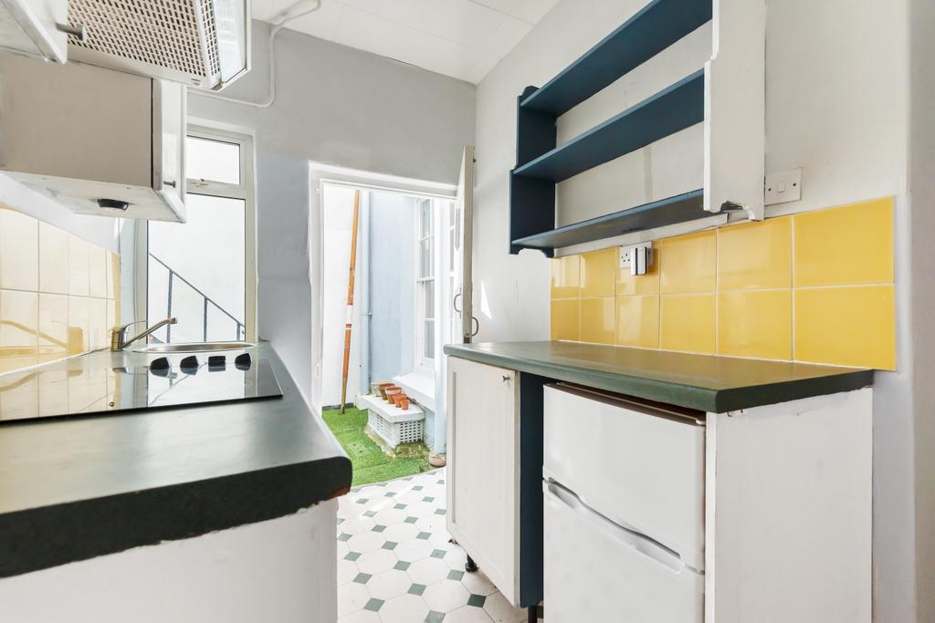 Flat Kitchen