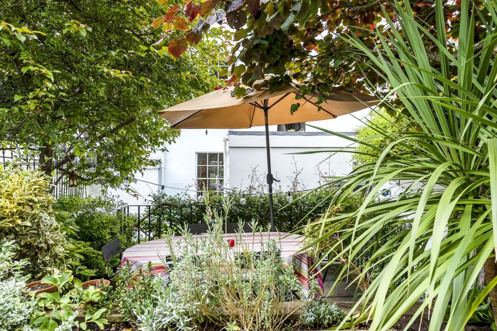 Garden Feature
