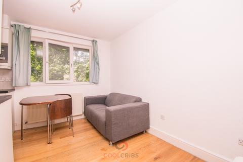 Studio to rent, Bride Street, London  N7