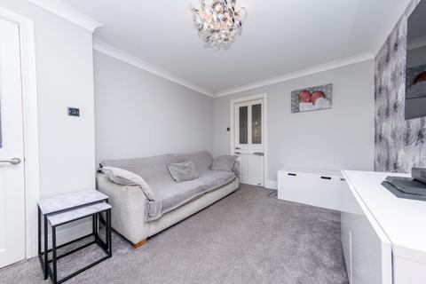 14 Avocet Garth, Leeds, LS10 3HE