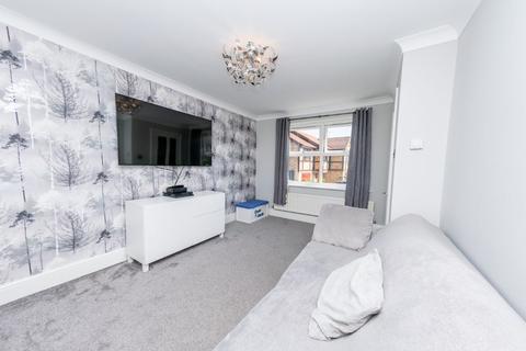 14 Avocet Garth, Leeds, LS10 3HE