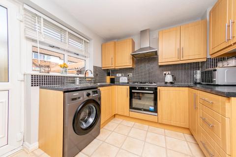14 Avocet Garth, Leeds, LS10 3HE
