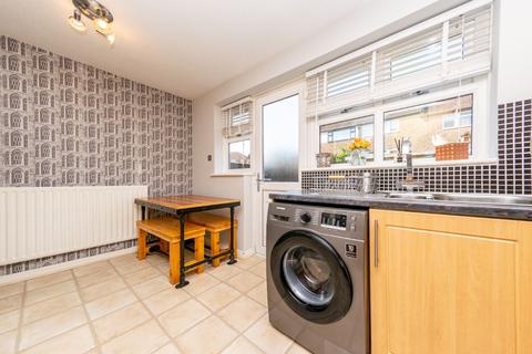 14 Avocet Garth, Leeds, LS10 3HE