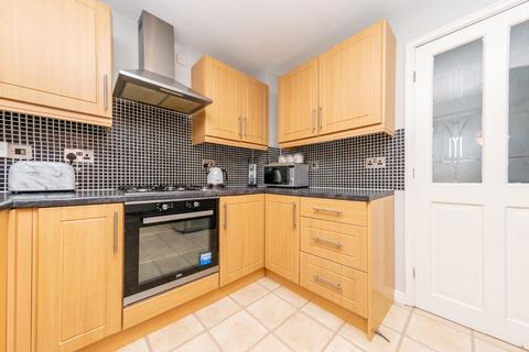 14 Avocet Garth, Leeds, LS10 3HE