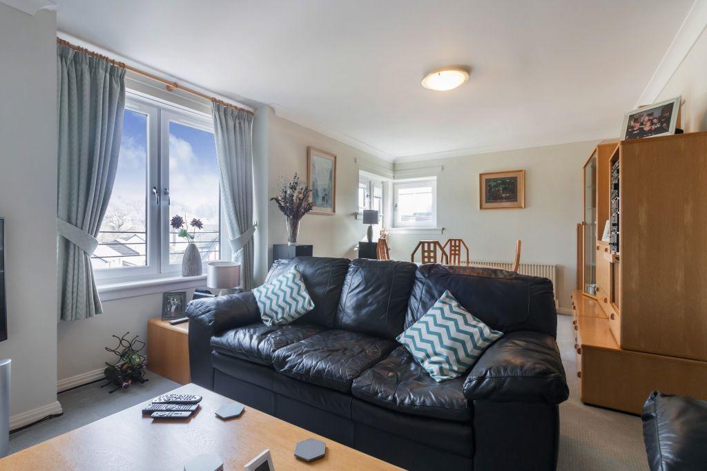 47/10 Bavelaw Road, Balerno, EH14 7AA 2 bed flat £160,000